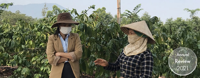Women farmers in Viet Nam restore lands with coffee and indigenous tree species